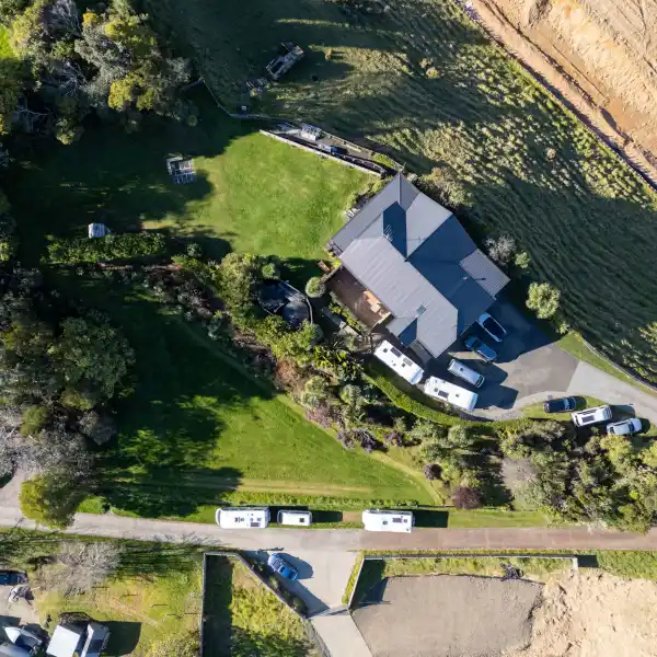 EXPANSIVE PRIVATE RETREAT