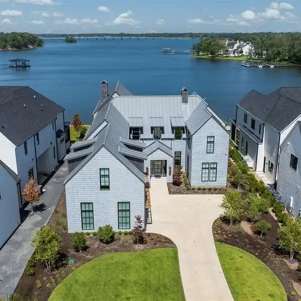 THE ULTIMATE MULTI-GENERATIONAL LAKE HOUSE