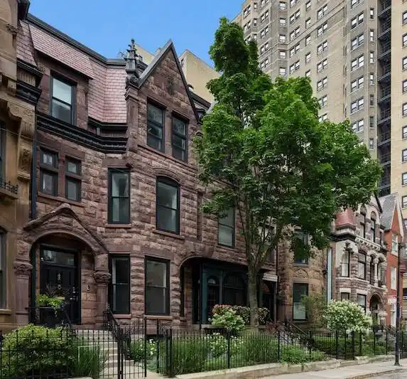 HISTORIC BROWNSTONE IN THE HEART OF THE GOLD COAST
