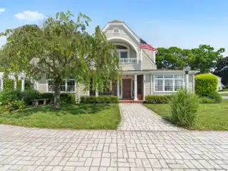 Spacious Knollwood Beach Home One House from the Sound
