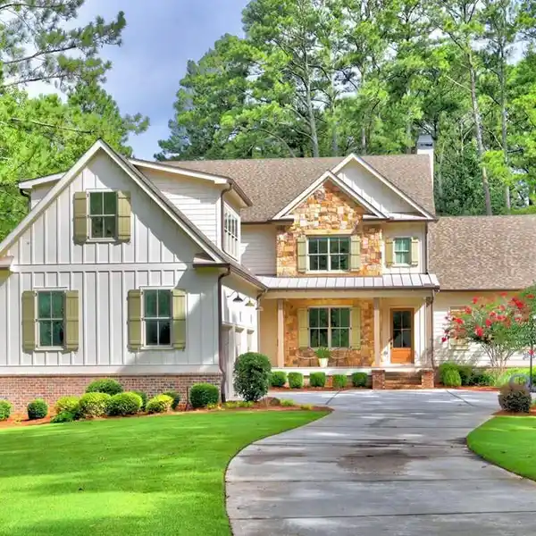ELEGANT MILTON HOME WITH EXPANSIVE DECKS