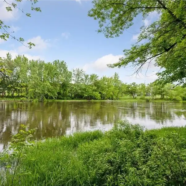 UNIQUE OPPORTUNITY IN SCENIC RIVER LANDING