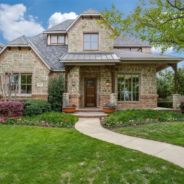 TIMELESS LUXURY ON PRESTIGIOUS WEST BLUFFVIEW CORNER