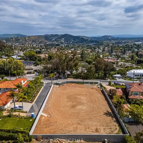 RARE LOT IN PRESTIGIOUS VILLA PARK