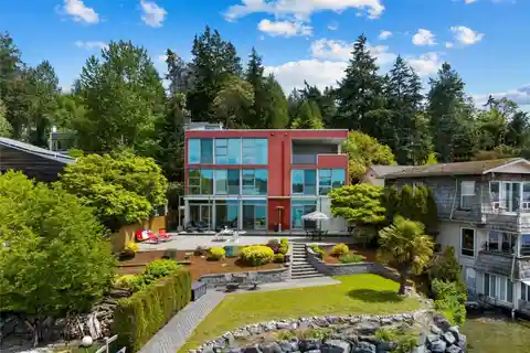 Refined Modern Lake Washington Living
