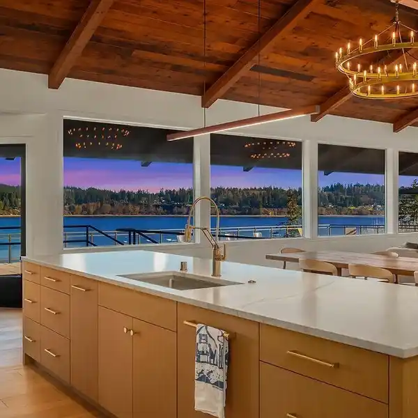 LUXE WATERFRONT HOME WITH UNINTERRUPTED VISTAS