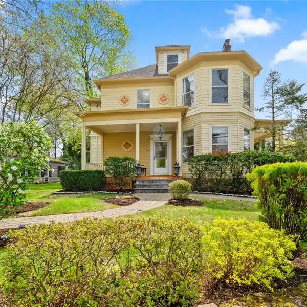 EDGEWOOD VICTORIAN