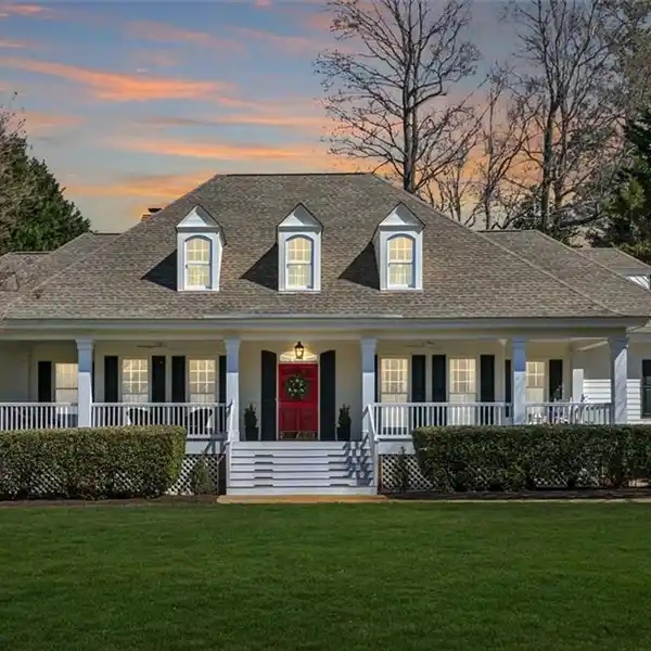 STUNNING KINGSMILL CAPE ON A HIGHLY COVETED STREET