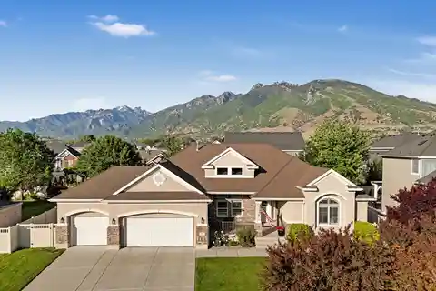 Exceptional Residence in Prestigious Bellevue