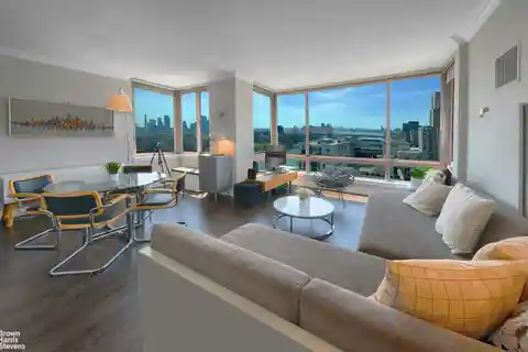 Sun-Lit Upper East Side Condo in the Sky