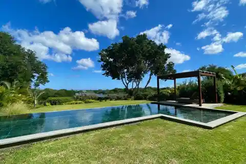 Newly Built Villa Boasts a Wonderful Garden