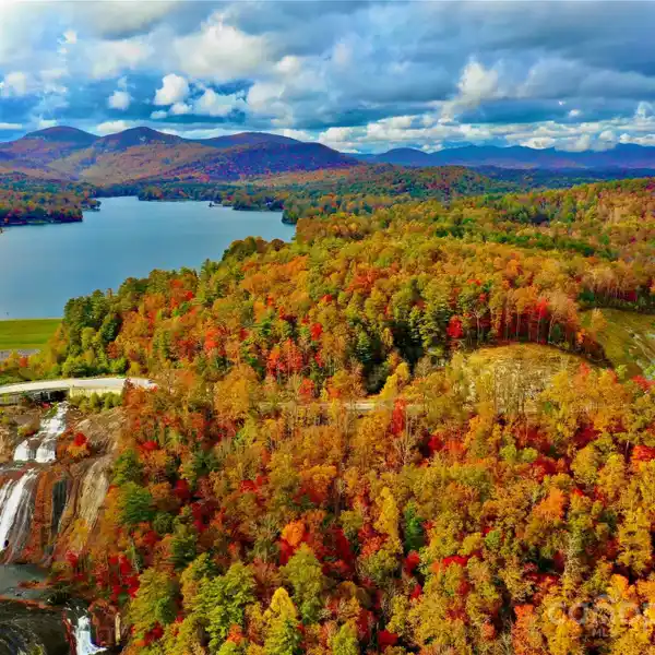 BREATHTAKING 36-ACRE PROPERTY