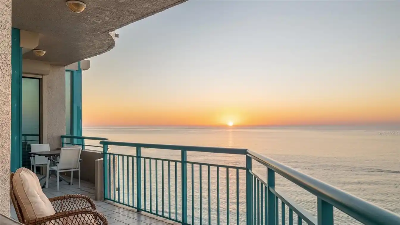 Corner Three Bedroom Residence in the Ultimar