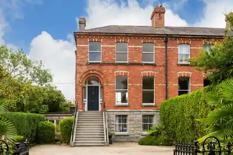 A Very Impressive Family Residence