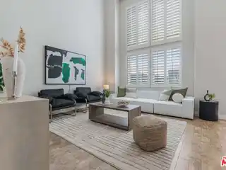 Beautifully Remodeled Top-Floor Penthouse