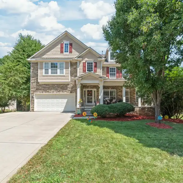 BEAUTIFUL HOME DESIGNED FOR COMFORT