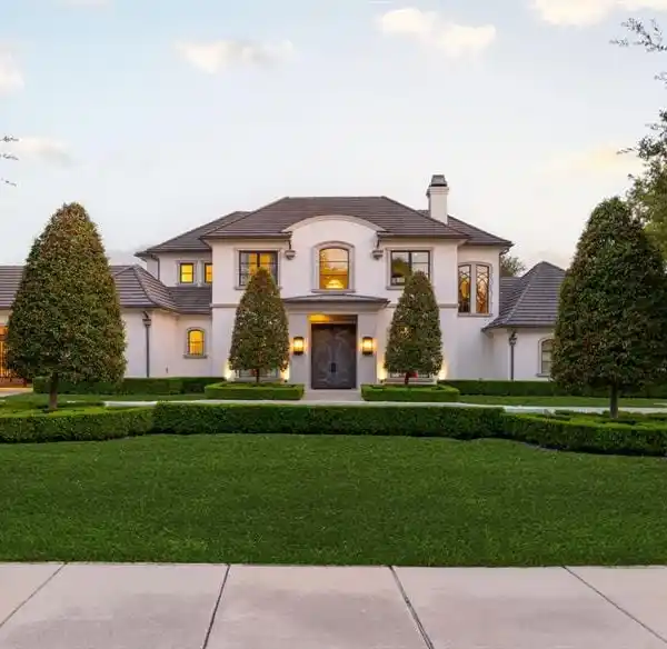 EXPANSIVE SIX BEDROOM SANCTUARY