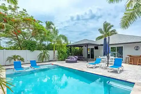 Dreamy Naples Getaway