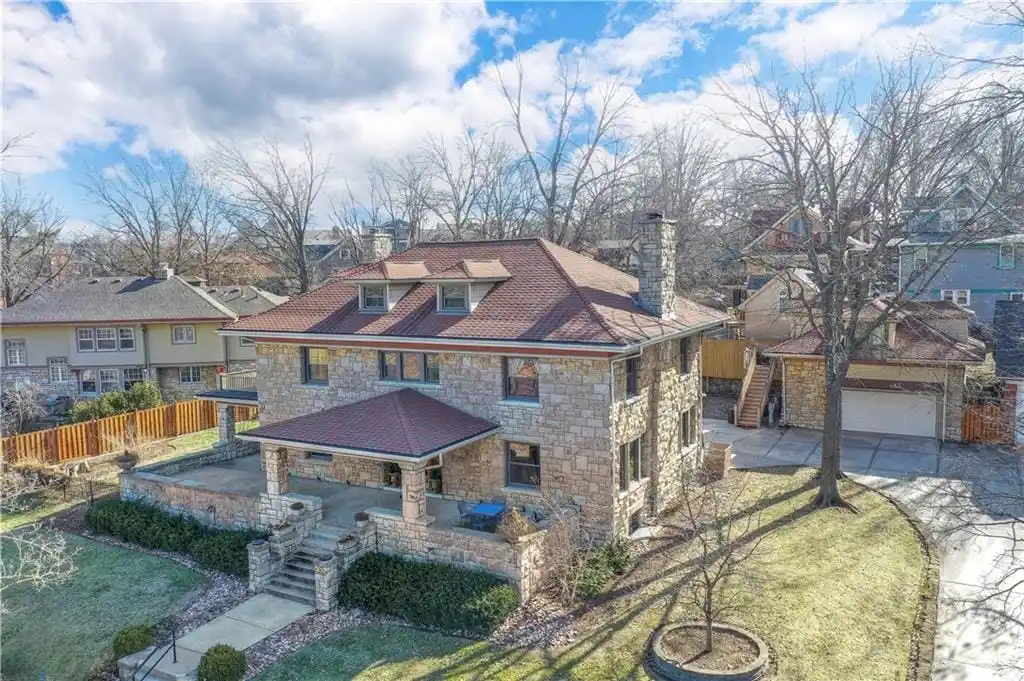 Historic Hyde Park Masterpiece