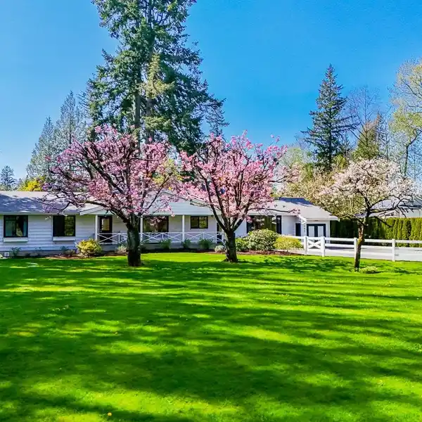 SPRAWLING RENOVATED RANCHER IN SALMON RIVER