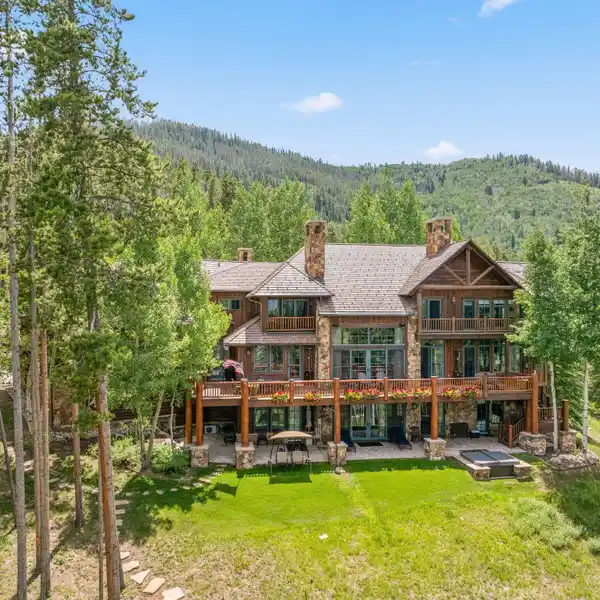 REMARKABLE MOUNTAIN ESTATE