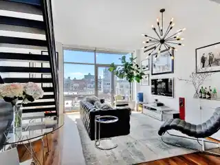 Stunning Views from Floor to Ceiling 