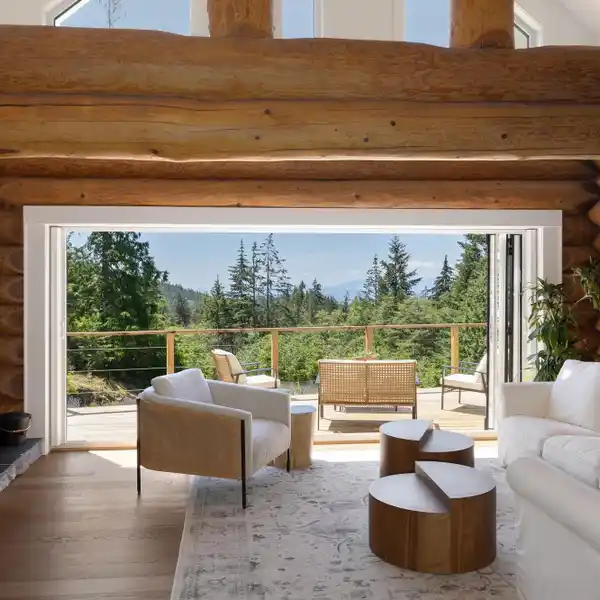 EXCEPTIONAL NEARLY 10-ACRE COUNTRY ESTATE