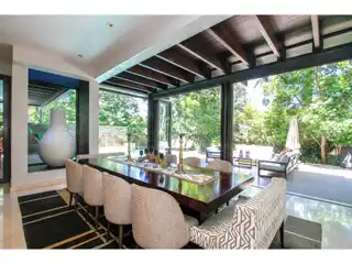 Modern Elegance in Exclusive Forest Estate