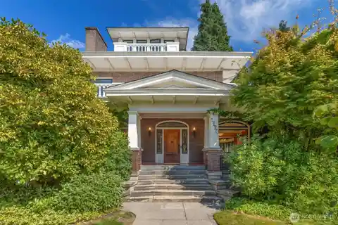 Historically Preserved North Capitol Hill Estate