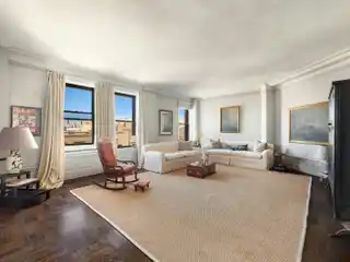 Spacious Apartment in Lower Washington Heights