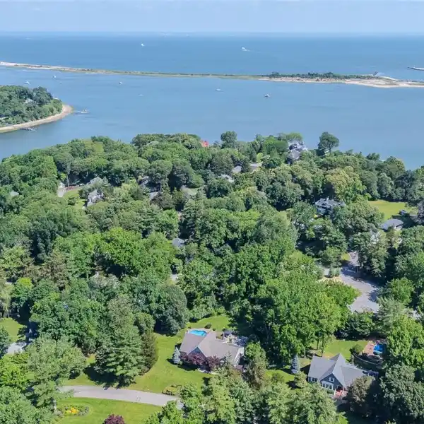 PEACEFUL FARM RANCH NEAR VAN BRUNT BEACH