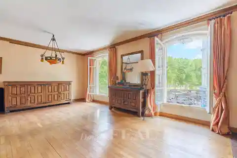 Elegant South-facing Home