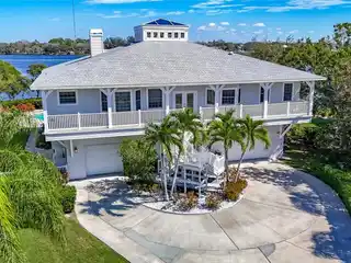 Elegant Master Suite with Spa-Style Bath Retreat