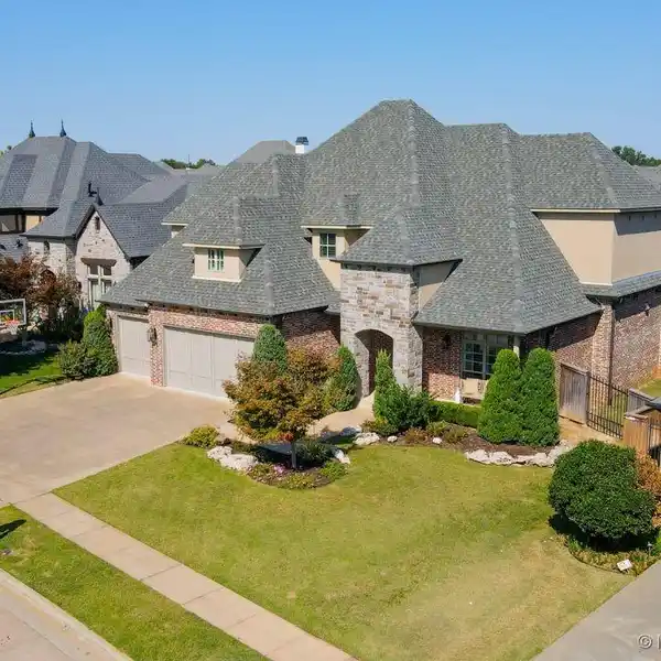 GORGEOUS FRESHLY UPDATED HOME