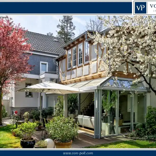 HISTORIC TOWNHOUSE WITH MODERN EXTENSION IN PRIME LOCATION