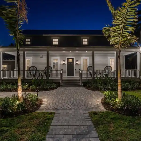 CHARMING COASTAL HOME