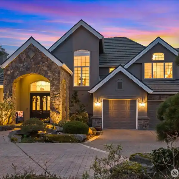 A PERFECT BALANCE OF LUXURY AND LIFESTYLE