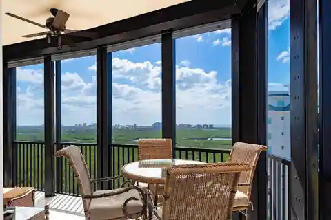 Stunning Sky Residence at Cove Towers