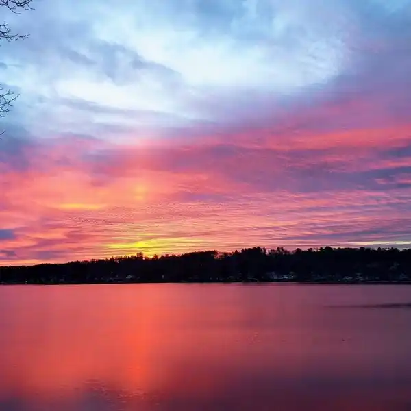 HIGH QUALITY WATERFRONT HOME ON LAKE ATTITASH