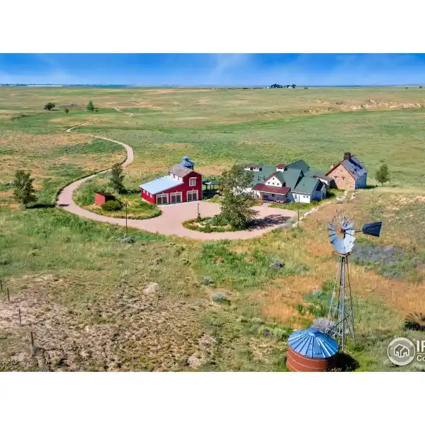 COLORADO RANCH LIVING AT ITS FINEST