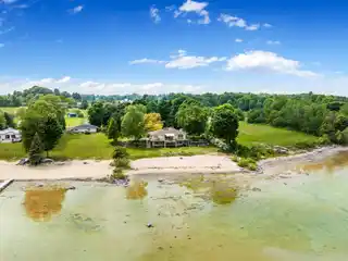 Private Waterfront Paradise