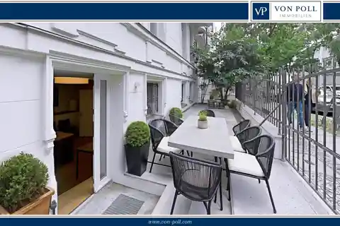 Representative Belle-Etage + Basement with Private Garden at Savignyplatz