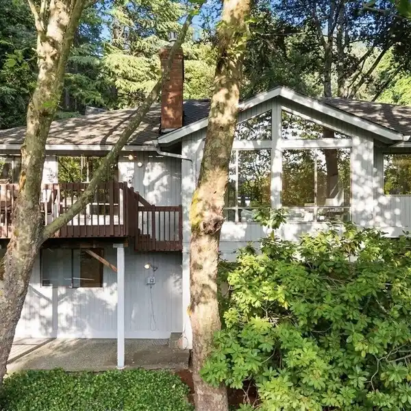 PRIVATE RETREAT IN WINCHESTER ESTATES