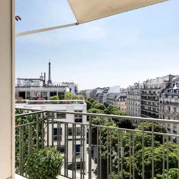 GORGEOUS APARTMENT WITH OPEN VIEWS