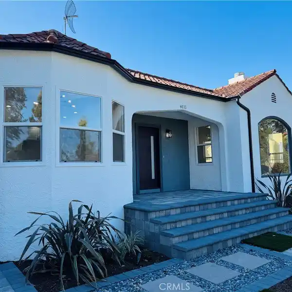 CHARMING HOME IN A DESIRABLE AREA