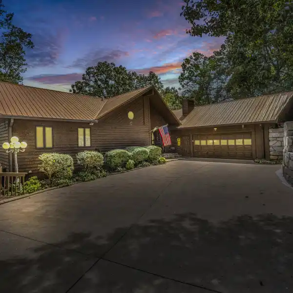 BEAUTIFULLY UPDATED HOME ON BALD MOUNTAIN GOLF COURSE