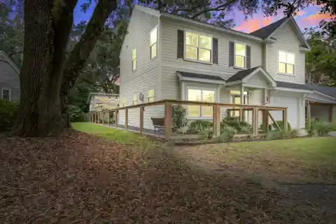 Rare Gem in Riverland Terrace