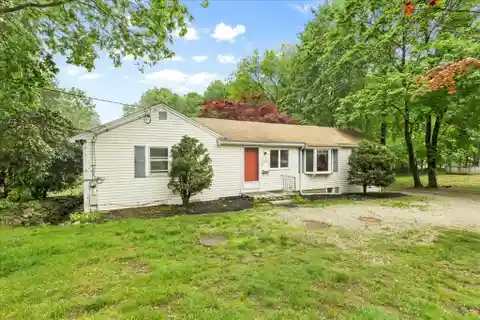 Charming Ranch in Prime Location