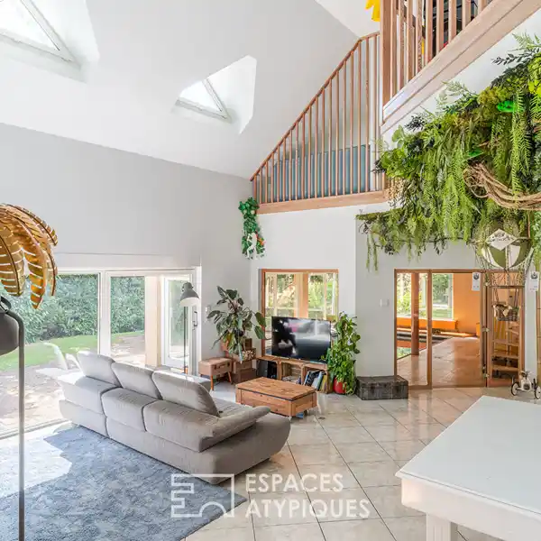CONTEMPORARY FOREST ESTATE WITH INDOOR POOL