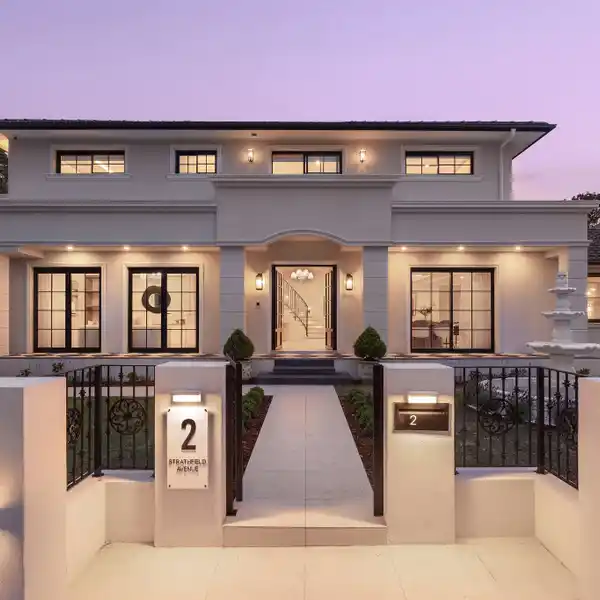 STATE-OF-THE-ART RESIDENCE IN THE GOLDEN MILE